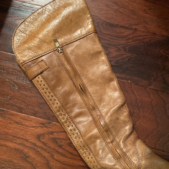 Womens Vince Camuto size 8 , intentional burnished Boot, Cognac color - Picture 7 of 12